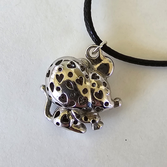 🐀 Treasure Mouse Necklace - Picture 4 of 6
